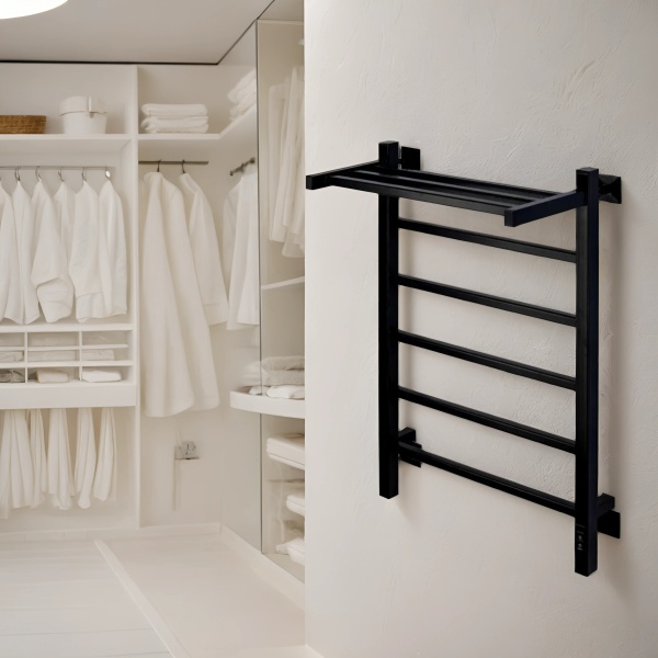 Полотенцесушитель водяной Comfysan Marte-K W-6 60/50 с полкой, черный
