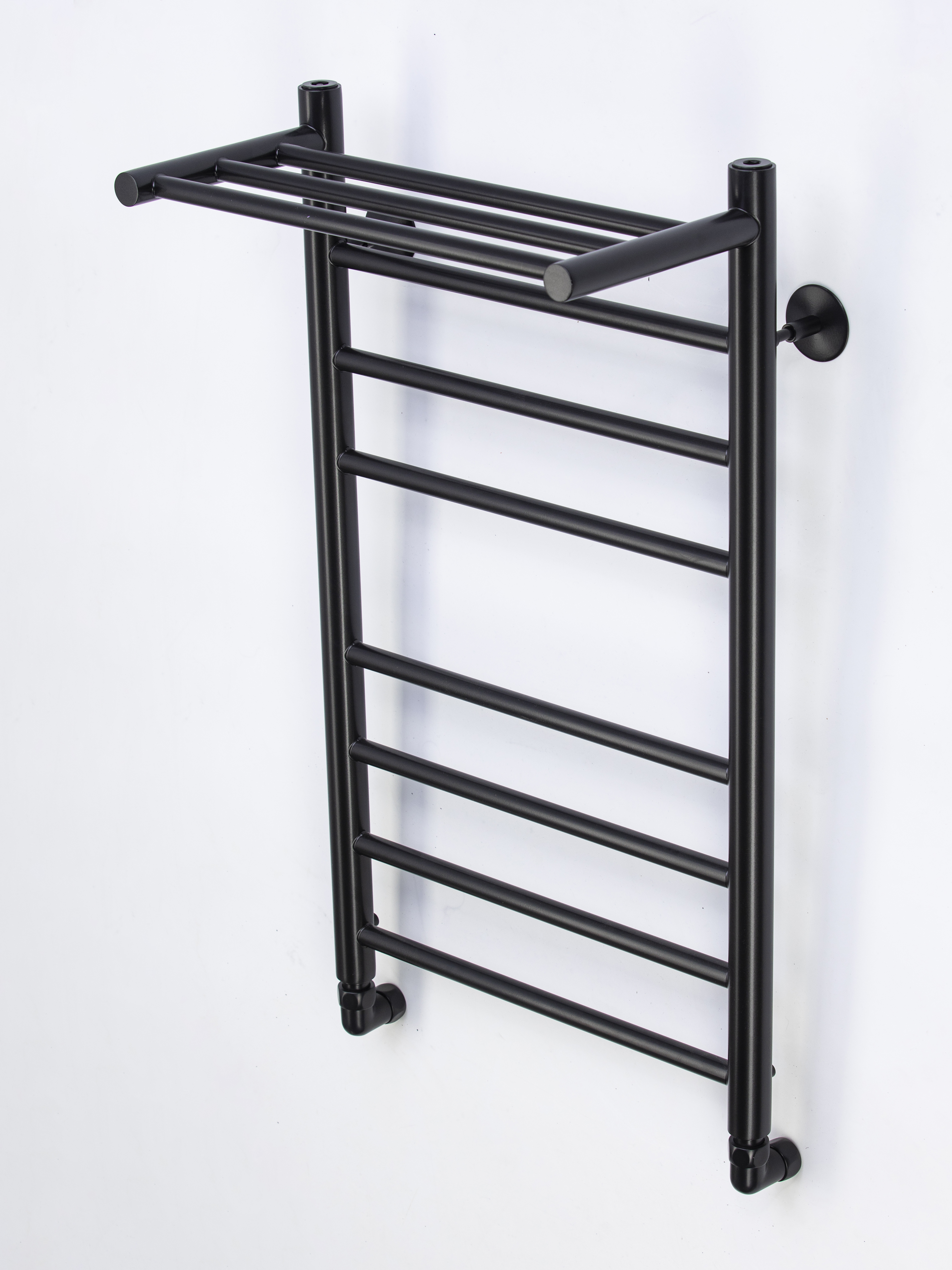 Полотенцесушитель водяной Comfysan Luce W-8 80/40 с полкой, черный